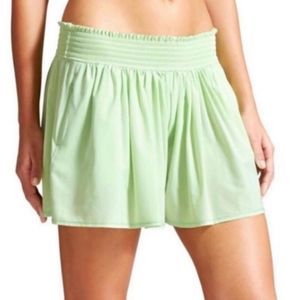 Athleta Sneaky Shorts Wasabi Green Fluttery Skirt Size Medium